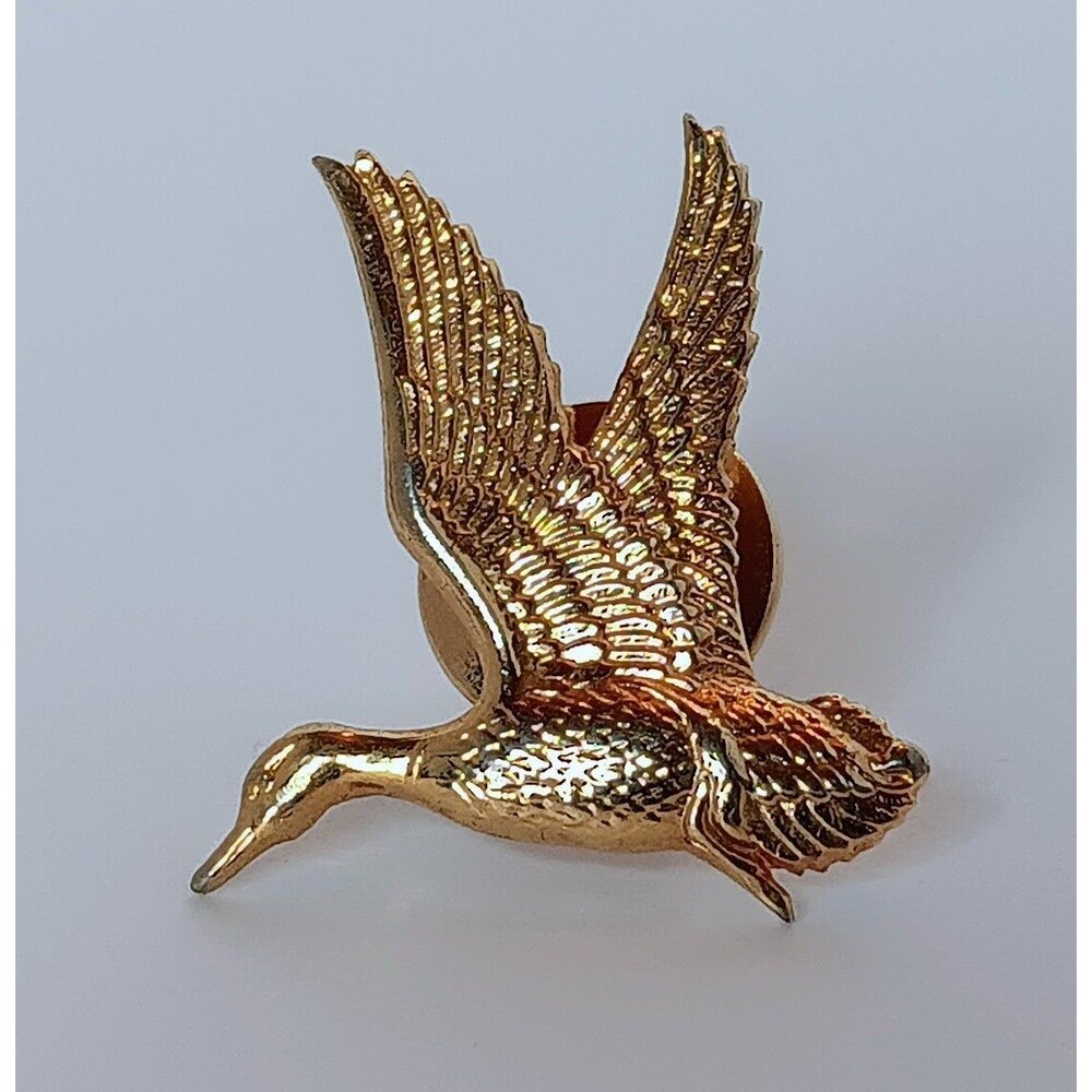 Vintage Avon Goldtone Flying Mallard Duck Lapel Pin Tie Tac 1 in